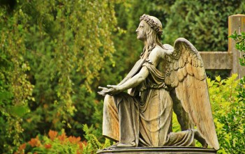 SHUNA – The Tragic Island 1873 angel statue